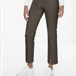 Athletica Slim ankle Wander pant in grey with front slit